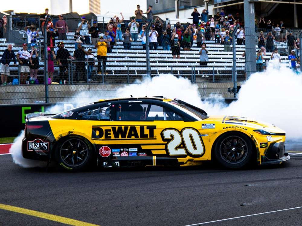 Christopher Bell 2025 Dewalt 3/2 COTA Race Win 1:24 Nascar Diecast