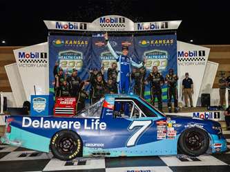 Carson Hocevar 2025 Delaware Life Kansas 5/10/25 Race Win 1:24 Nascar Diecast - Truck Series