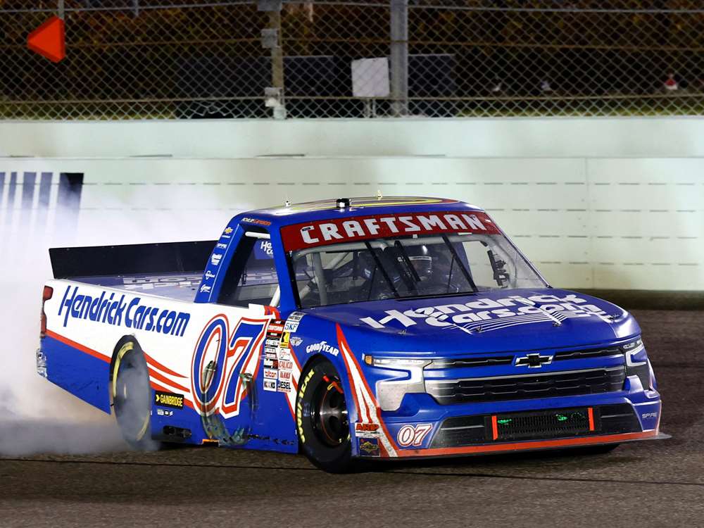 Kyle Larson 2025 Hendrickcars.com Homestead 3/21/25 1:24 Color Chrome Nascar Diecast - Truck Series